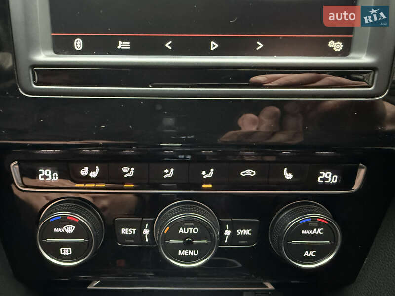 Седан Volkswagen Passat 2015 в Кривом Роге