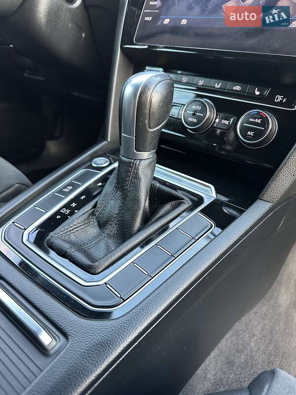 Универсал Volkswagen Passat 2019 в Стрые фото 81 Универсал Volkswagen Passat 2019 в Стрые