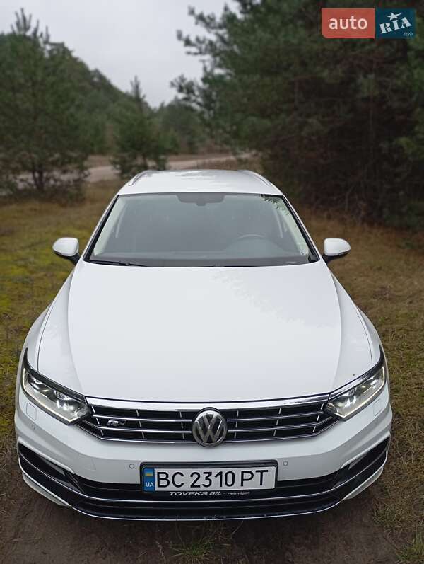 Универсал Volkswagen Passat 2017 в Золочеве фото 37 Универсал Volkswagen Passat 2017 в Золочеве