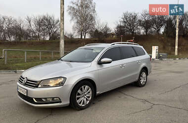Універсал Volkswagen Passat 2014 в Харкові