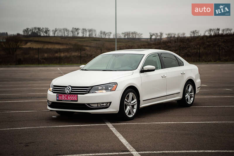 Седан Volkswagen Passat 2014 в Ровно