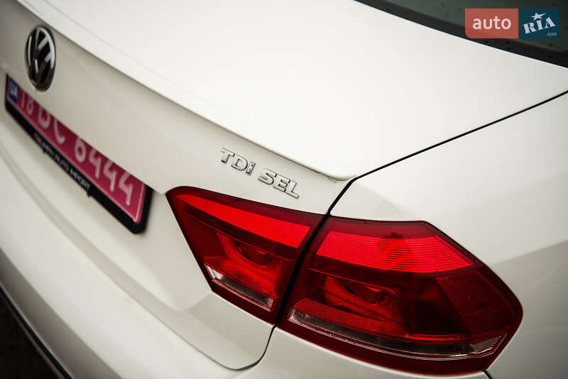 Седан Volkswagen Passat 2014 в Ровно