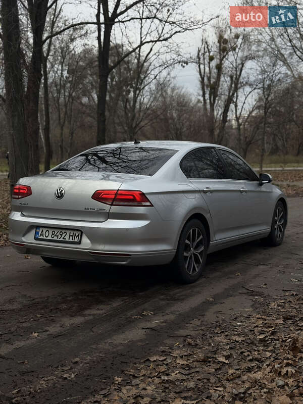 Седан Volkswagen Passat 2014 в Киеве фото 5 Седан Volkswagen Passat 2014 в Киеве