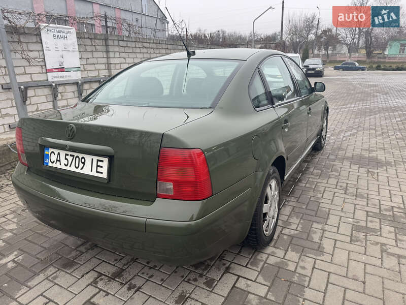 Седан Volkswagen Passat 1997 в Черкассах