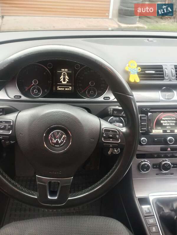 Универсал Volkswagen Passat 2012 в Иршаве