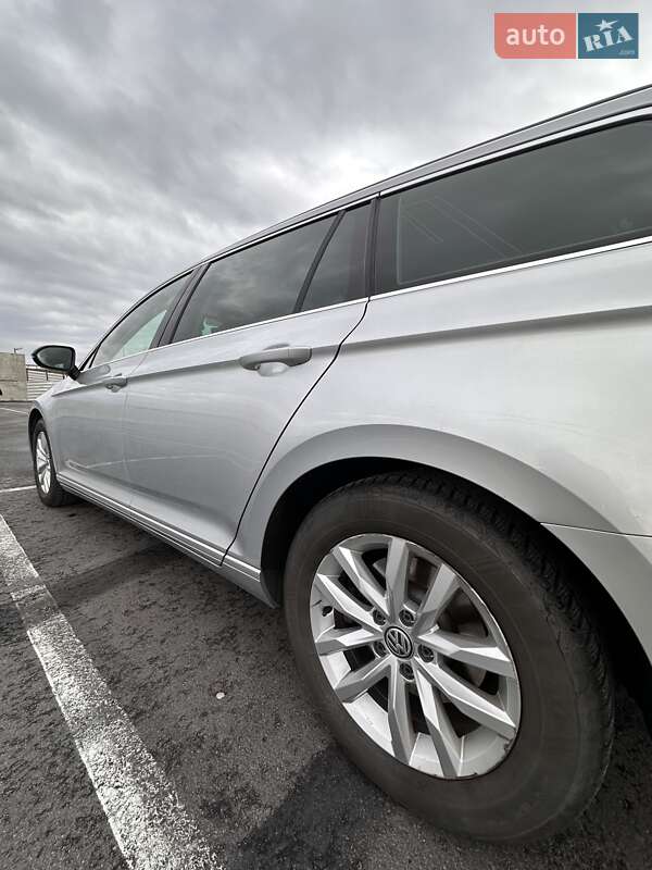 Универсал Volkswagen Passat 2016 в Львове