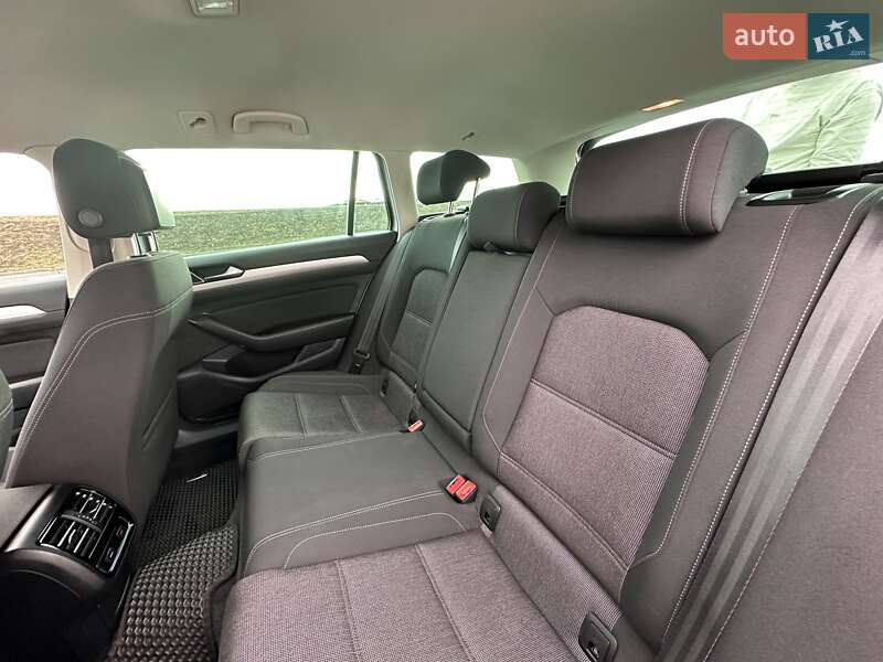 Универсал Volkswagen Passat 2016 в Львове