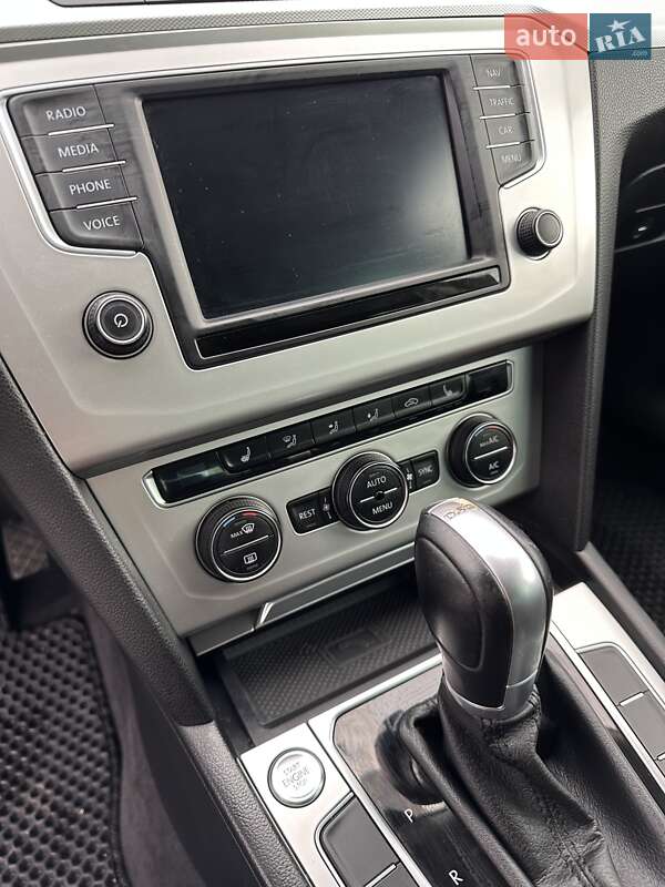 Универсал Volkswagen Passat 2016 в Львове