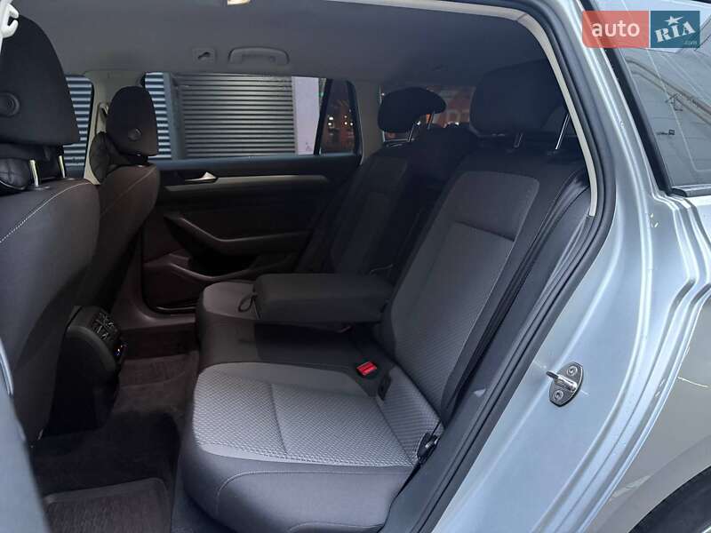 Универсал Volkswagen Passat 2016 в Киеве фото 8 Универсал Volkswagen Passat 2016 в Киеве