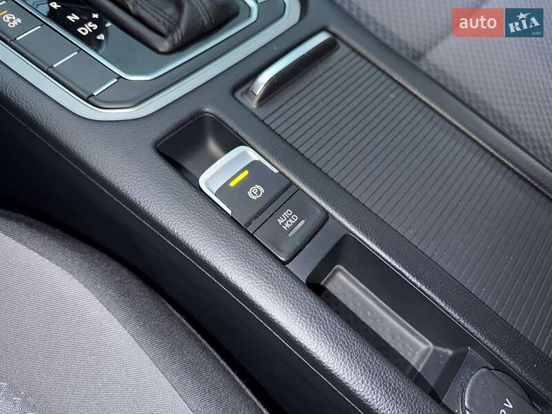 Универсал Volkswagen Passat 2016 в Киеве фото 22 Универсал Volkswagen Passat 2016 в Киеве