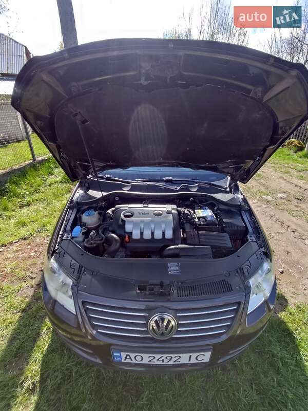 Седан Volkswagen Passat 2006 в Ужгороде