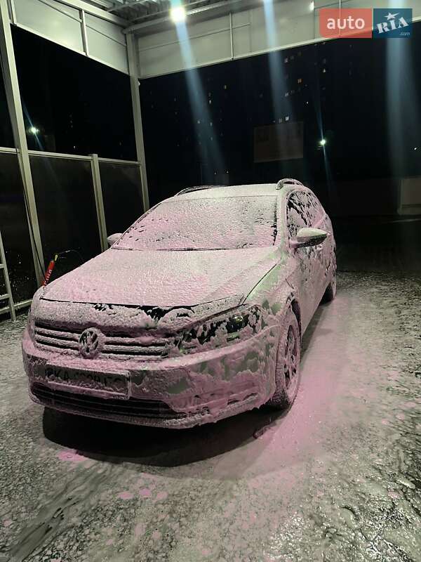 Универсал Volkswagen Passat 2012 в Коцюбинском