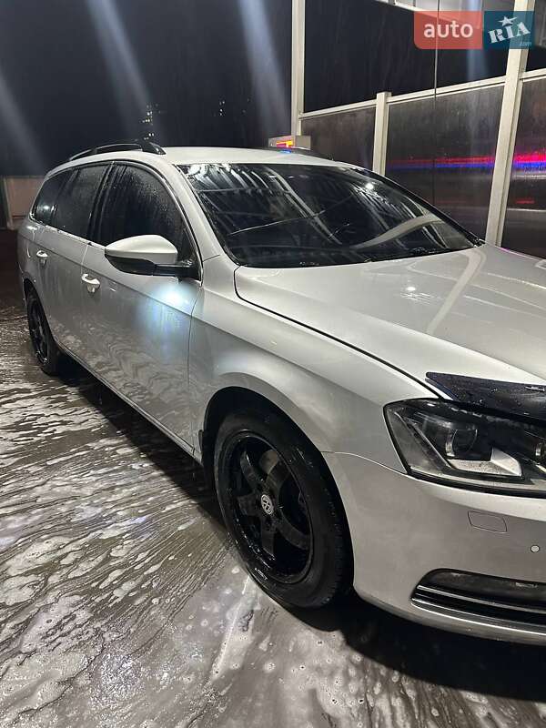 Универсал Volkswagen Passat 2012 в Коцюбинском