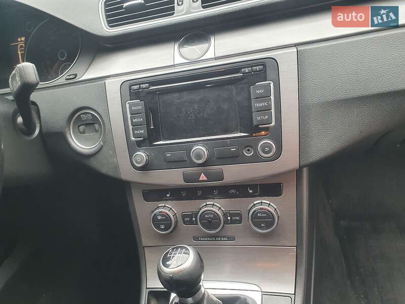 Универсал Volkswagen Passat 2012 в Ровно