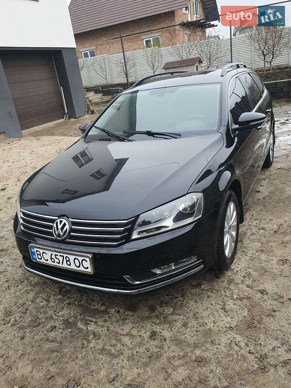 Универсал Volkswagen Passat 2012 в Ровно