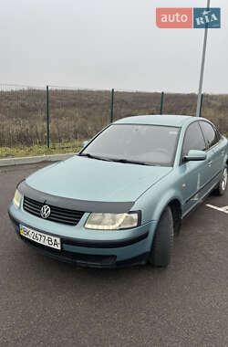 Седан Volkswagen Passat 1998 в Ровно