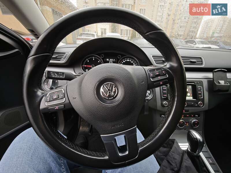 Универсал Volkswagen Passat 2014 в Киеве