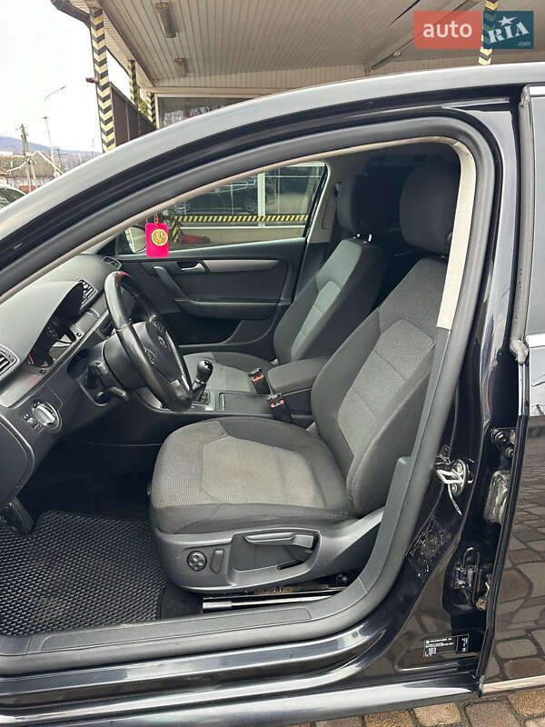 Седан Volkswagen Passat 2011 в Ужгороде