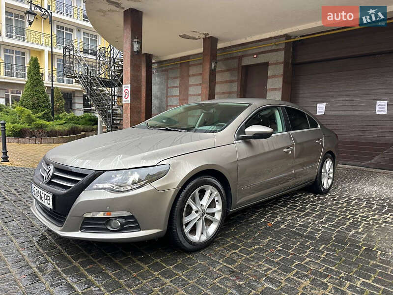 Седан Volkswagen Passat 2011 в Киеве