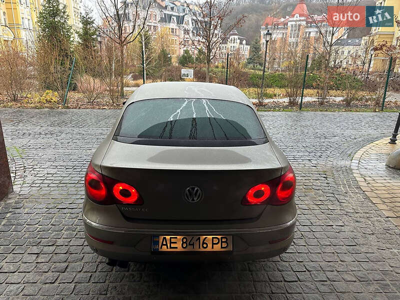 Седан Volkswagen Passat 2011 в Киеве