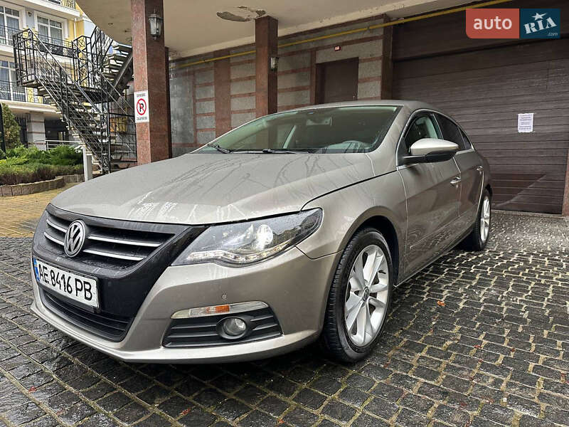 Седан Volkswagen Passat 2011 в Киеве