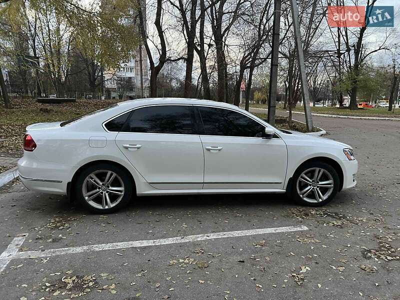Седан Volkswagen Passat 2014 в Кропивницком