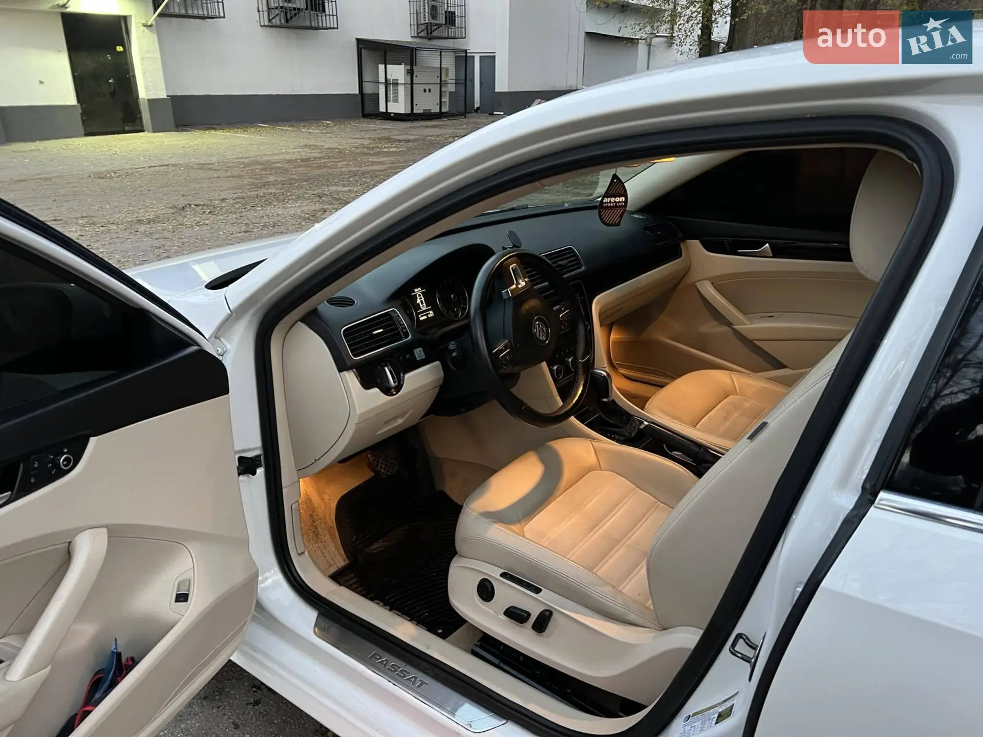 2014 Volkswagen Passat - мініатюра 3