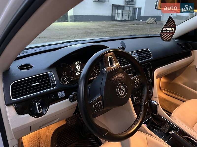Седан Volkswagen Passat 2014 в Кропивницком