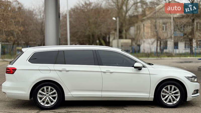 Універсал Volkswagen Passat 2015 в Миколаєві