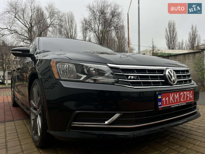 Седан Volkswagen Passat 2018 в Одессе