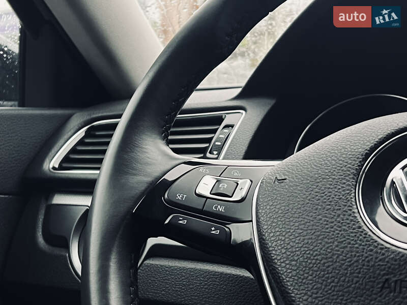 Седан Volkswagen Passat 2018 в Одессе