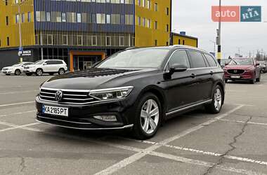Универсал Volkswagen Passat 2020 в Киеве