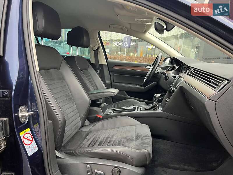 Седан Volkswagen Passat 2017 в Києві