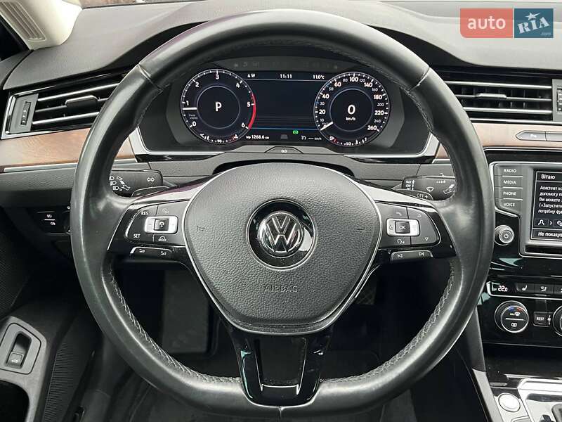 Седан Volkswagen Passat 2017 в Києві