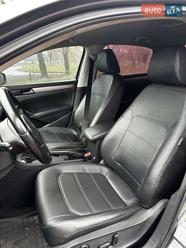 Седан Volkswagen Passat 2014 в Чернигове