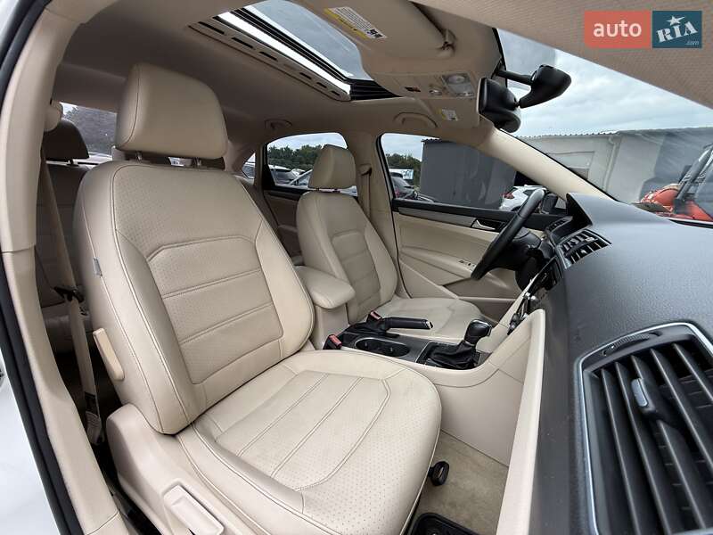 Седан Volkswagen Passat 2014 в Львове фото 48 Седан Volkswagen Passat 2014 в Львове
