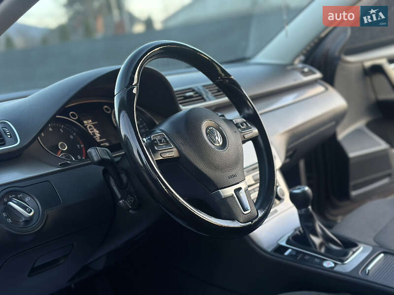 Седан Volkswagen Passat 2011 в Берегово фото 21 Седан Volkswagen Passat 2011 в Берегово