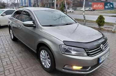Седан Volkswagen Passat 2013 в Киеве
