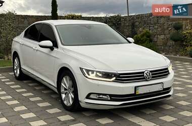Седан Volkswagen Passat 2016 в Киеве
