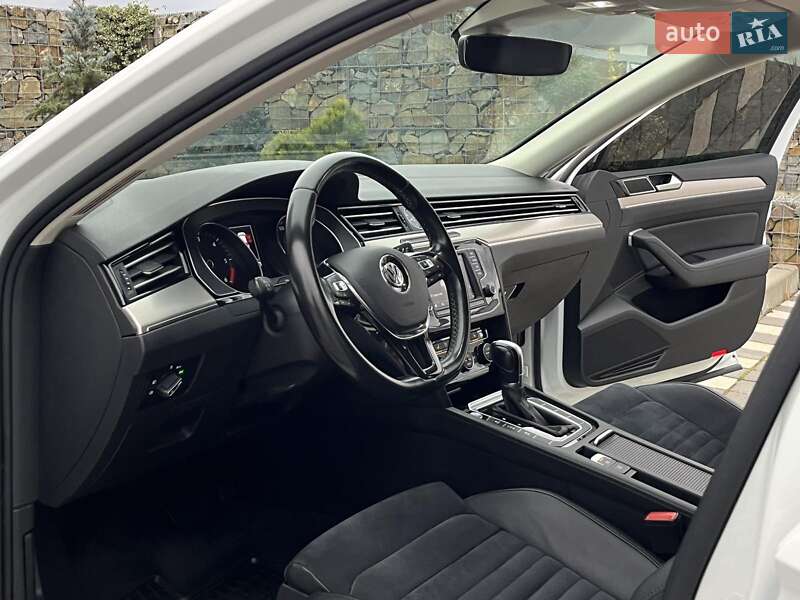 Седан Volkswagen Passat 2016 в Стрию фото 36 Седан Volkswagen Passat 2016 в Стрию