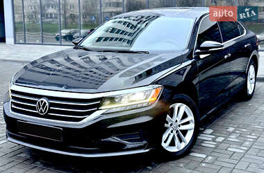 Седан Volkswagen Passat 2020 в Дніпрі