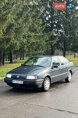 Седан Volkswagen Passat 1993 в Рівному