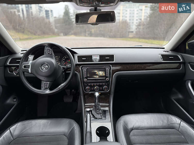 Седан Volkswagen Passat 2014 в Тернополе