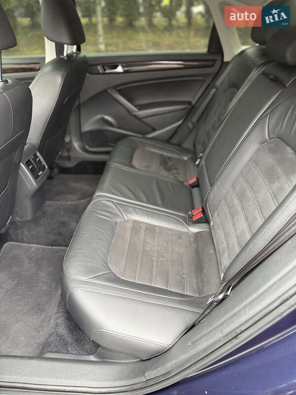 Седан Volkswagen Passat 2014 в Тернополе