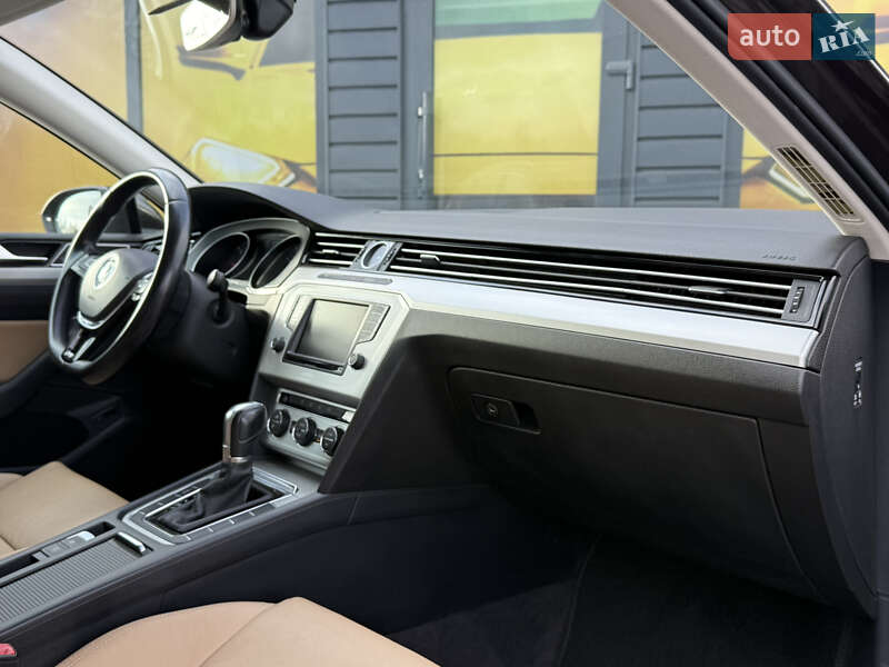 Універсал Volkswagen Passat 2015 в Стрию фото 32 Універсал Volkswagen Passat 2015 в Стрию