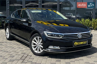 Седан Volkswagen Passat 2015 в Мукачевому