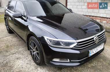 Универсал Volkswagen Passat 2015 в Львове