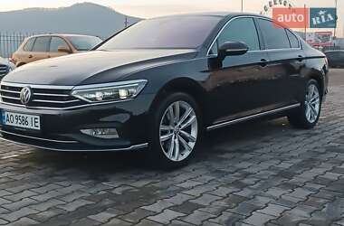 Седан Volkswagen Passat 2019 в Хусте