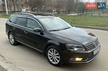 Універсал Volkswagen Passat 2010 в Харкові