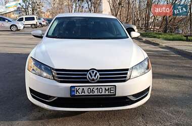 Седан Volkswagen Passat 2012 в Києві
